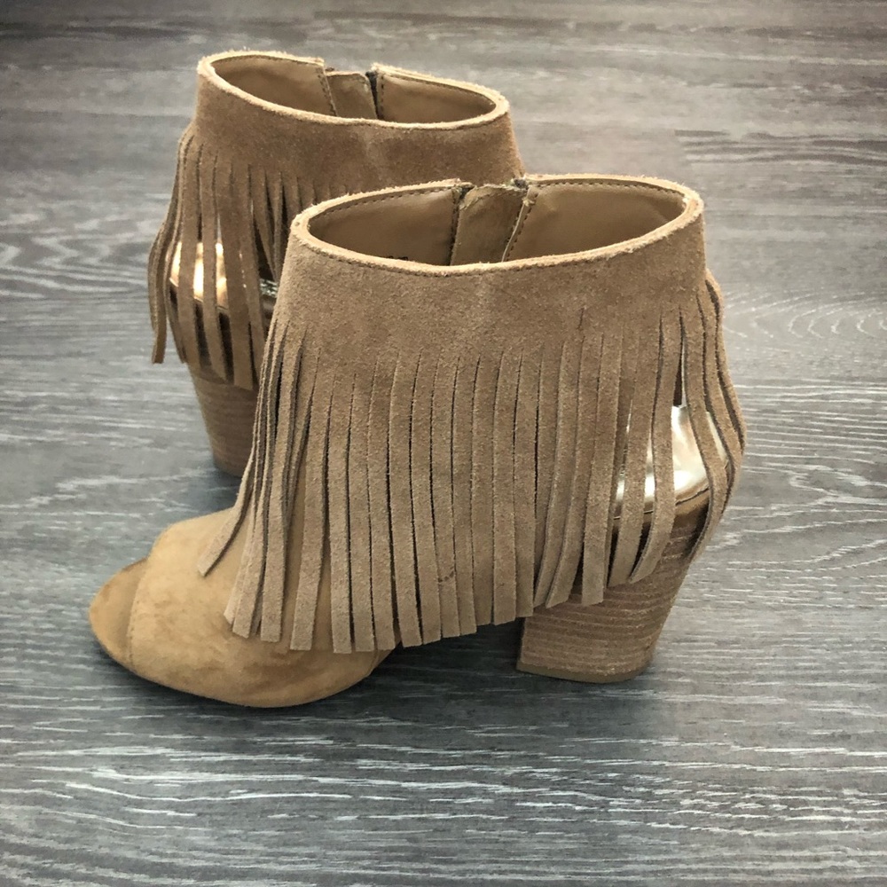 Women’s- ankle bootie peep toe with tassels
